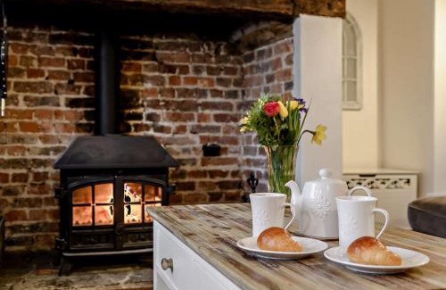 Slimbridge House | 2 Bed in Slimbridge 90719