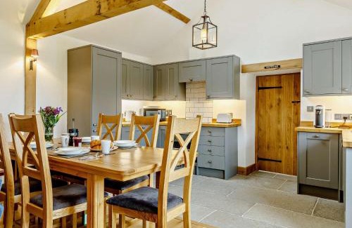Taunton House | 2 Bed in Taunton 80694