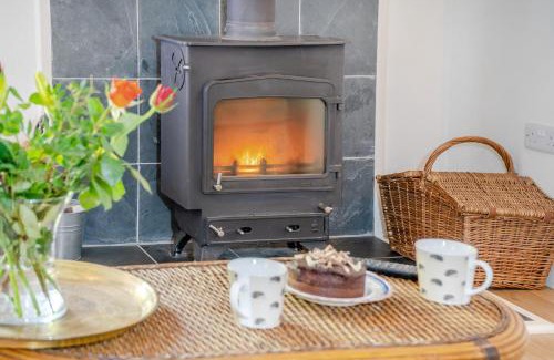 Monmouth House | 2 Bed in The Hendre oc-h33314