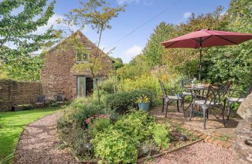 Monmouth House | 2 Bed in The Hendre oc-h33314
