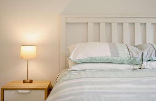 Saltash House | 2 Bed in Whitsand Bay 88309