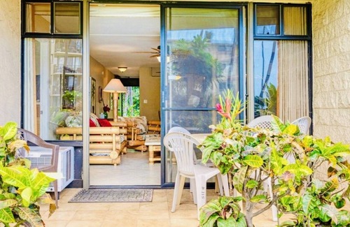 Maalaea Apartment | 2 Bed Maui Retreat with 5 miles of beach!