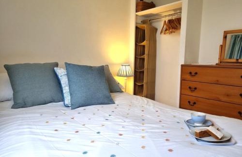 Galmpton House | 2 bed property in Galmpton BX008