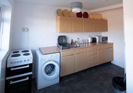 Cheadle Hulme Apartment | 2 Bed Retreat with Roof Terrace