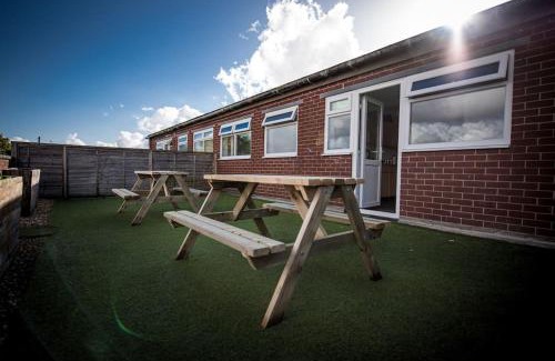 Cheadle Hulme Apartment | 2 Bed Retreat with Roof Terrace