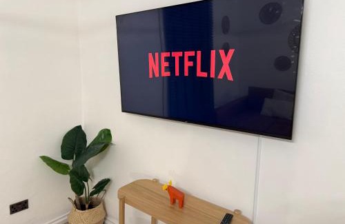 Brownswood Apartment | 2 Bed - Self Check-In - Free WiFi - Sleeps 6 - Finsbury Park - AFC