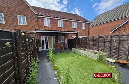 Bedford House | 2 Bed Terraced House Bedford - MK42