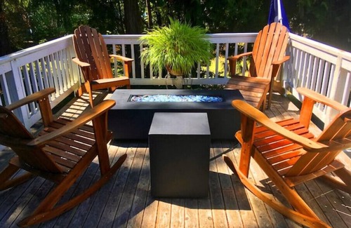 Keyport Cottage | 2 bed w/loft, Keyport beach a block away w/kayak