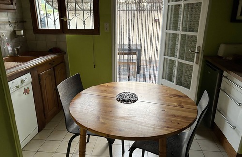 Pont Royal House | 2 Bedroom Private vacation home in Saint-Mitre-les-Remparts