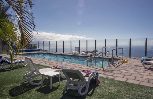 La Matanza de Acentejo Apartment | 2 Bedrooms, SEA VIEW, HEATED POOL 27ºC, HEATING, Free Wifi, private garden and barbecue (4)