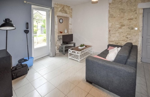 Saint-Paul-Trois-Chateaux House | 2 bedroom accommodation in St Paul Trois Châteaux