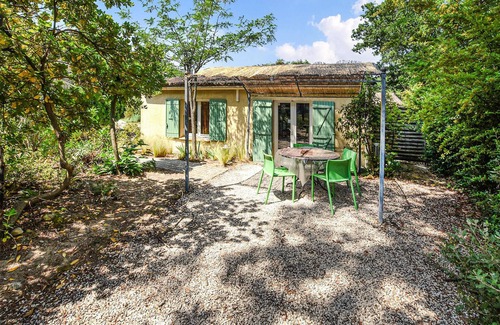 Saint-Paul-Trois-Chateaux House | 2 bedroom accommodation in ST PAUL TROIS CHATEAUX
