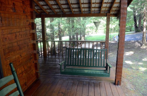 Oneida Cabin | 2 bedroom 1 bath cabin