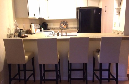 Hollywood Beach Condo | 2 Bedroom 1 Bath Fully Furnished Beach Condo in Oxnard, CA