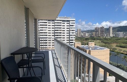Diamond Head - Kapahulu - St. Louis Condo | 2 bedroom 1 bathroom, walk to world famous Waikiki beach only 0.3mi