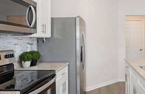 Southmont House | 2 bedroom, 2.5 Townhome in charming Trinity with privacy & close to Interstate