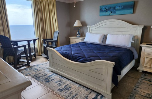Panama City Beach Resort | 2 bedroom 2 bathroom Condo Emerald beach 2430nFree" 2 Beach chairs & 1 umbrella!