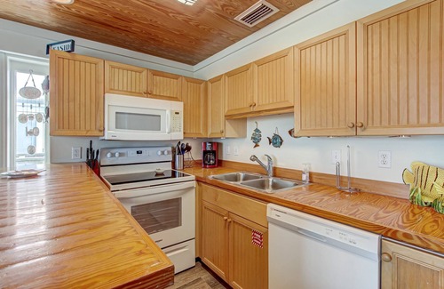 Fernandina Beach Villa | 2 Bedroom/2 Bath Across from the Beach