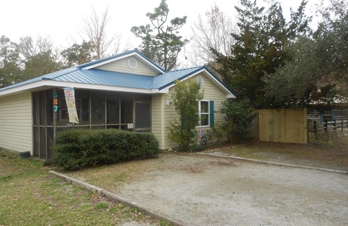 Supply House | 2 bedroom 2 bath newly renovated beautiful private home 3 miles from ocean.