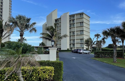 Singer Island Condo | 2 Bedroom - 2 Bath at a Boutique Oceanfront Building