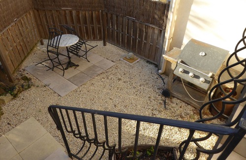 Rognonas Apartment | 2 bedroom/2 bathroom Apartment with AC with pool and garden views