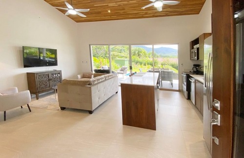 Ciudad Cortes House | 2 Bedroom 2 Bathroom Close to amenities with 2 wheel drive access