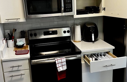 Dunwoody Apartment | 2 bedroom 2 bathroom, gated community walking distance to Perimeter Mall and etc