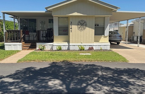 Monte Alto House | 2 bedroom/2 bathroom, quiet retirement setting. 55 + Pool. Weekly/monthly rates