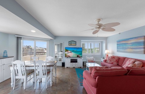 Indian Rocks Beach Condo | 2-bedroom 2 bath condo in beautiful Indian Rocks Beach with ocean view.