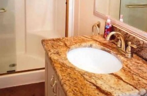 Palmetto Apartment | 2 Bedroom 633912 by Houzlet