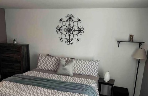Sunrise Vista Chino Apartment | 2 Bedroom 651182 by Houzlet