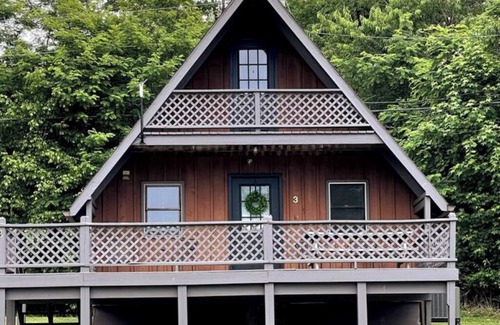 Farmers Cabin | 2 Bedroom A-Frame Cabin Near Sheltowee Trace & MSUnn