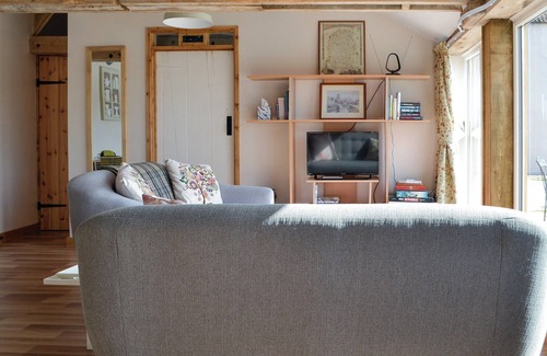 Wotton-under-Edge Cottage | 2 bedroom accommodation in Wickwar, Wotton-under-Edge