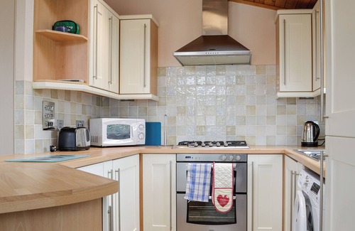 Hopton on Sea Cottage | 2 bedroom accommodation in Hopton-on-Sea, Great Yarmouth