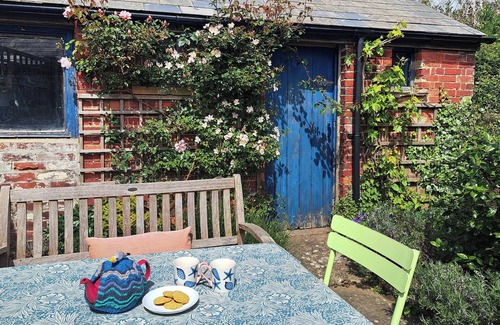 South Hayling Cottage | 2 bedroom accommodation in Hayling Island