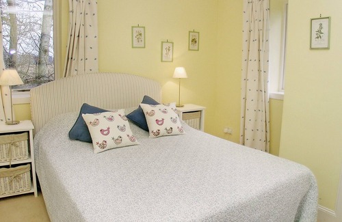 Perth Cottage | 2 bedroom accommodation in Bridge of Earn