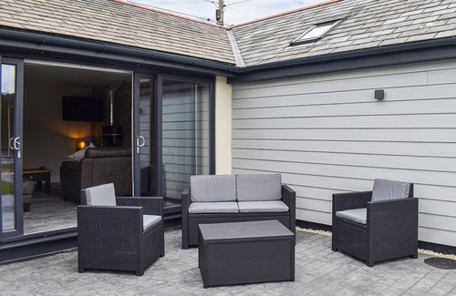 Overton-on-dee Cottage | 2 bedroom accommodation in Eyton Wrexham