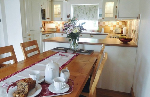 West Heslerton Cottage | 2 bedroom accommodation in Thorpe Bassett, near Malton