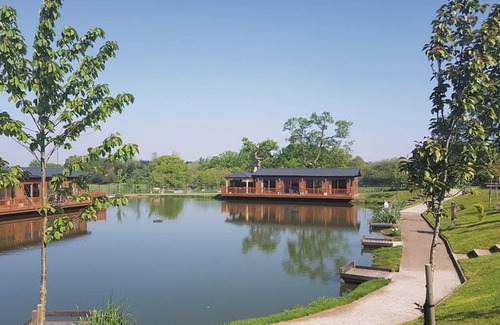 Caistor Cabin | 2 bedroom accommodation in Caistor, Market Rasen