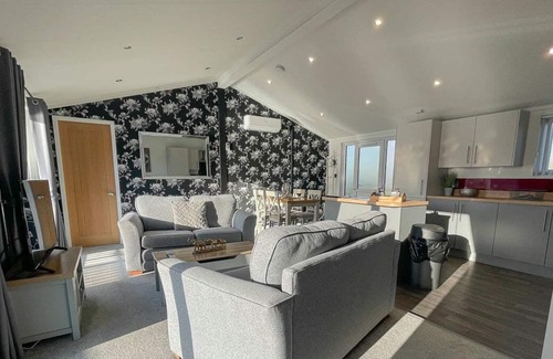 Caistor Cabin | 2 bedroom accommodation in Caistor, Market Rasen
