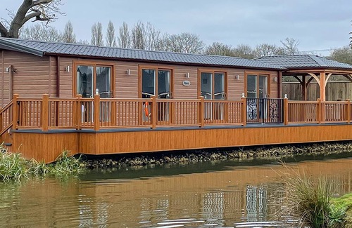 Caistor Cabin | 2 bedroom accommodation in Caistor, Market Rasen