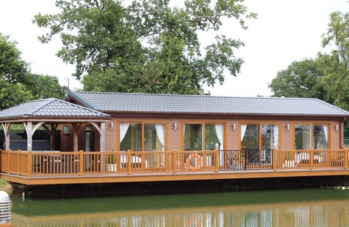 Caistor Cabin | 2 bedroom accommodation in Caistor, Market Rasen