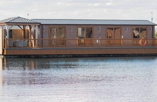 Caistor Cabin | 2 bedroom accommodation in Caistor, Market Rasen