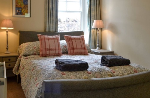 Perth Cottage | 2 bedroom accommodation in Forgandenny