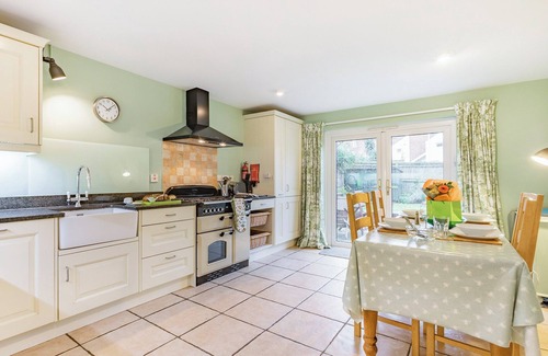 Cheltenham Cottage | 2 bedroom accommodation in Cheltenham, near Gloucester