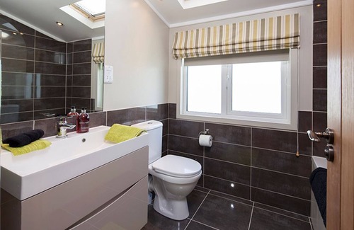 Little Weighton Cabin | 2 bedroom accommodation in Little Weighton, Nr Beverley