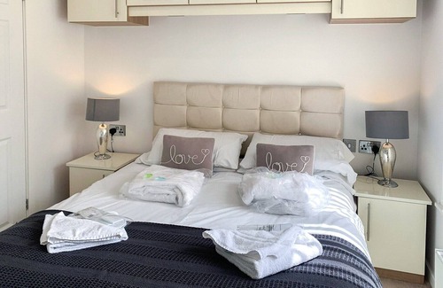 Little Weighton Cabin | 2 bedroom accommodation in Little Weighton, Nr Beverley