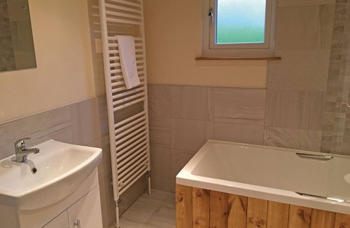 Little Weighton Cabin | 2 bedroom accommodation in Little Weighton, Nr Beverley