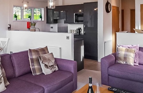 Little Weighton Cabin | 2 bedroom accommodation in Little Weighton, Nr Beverley