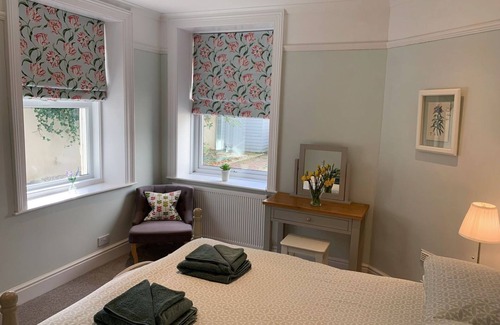 Eastbourne Seafront Cottage | 2 bedroom accommodation in Eastbourne